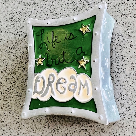 LIFE IS BUT A DREAM small silver and green enamel keepsake jewelry metallic box - Picture 9 of 16